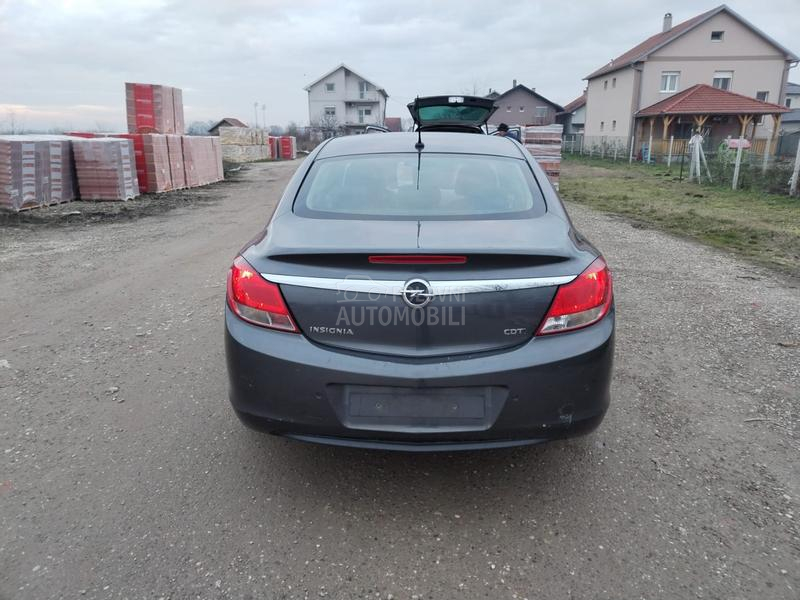 Opel Insignia 2.0d -  kompletan auto u delovima