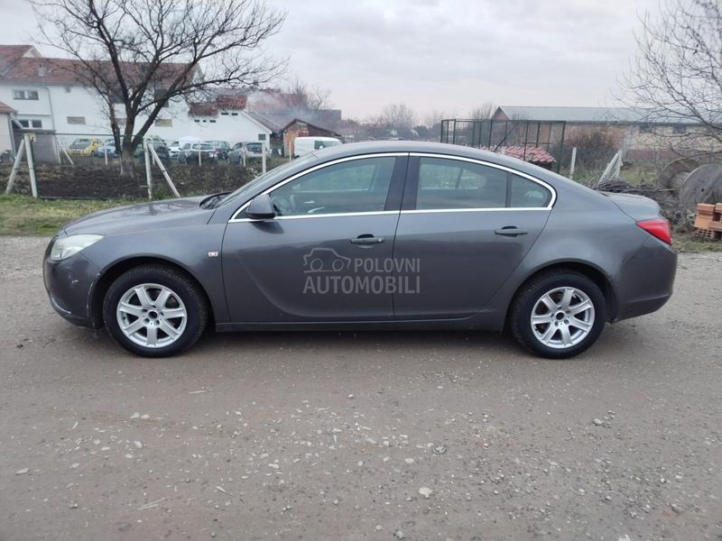 Opel Insignia 2.0d -  kompletan auto u delovima