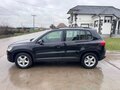 Volkswagen Tiguan led far