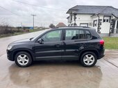 Volkswagen Tiguan led far