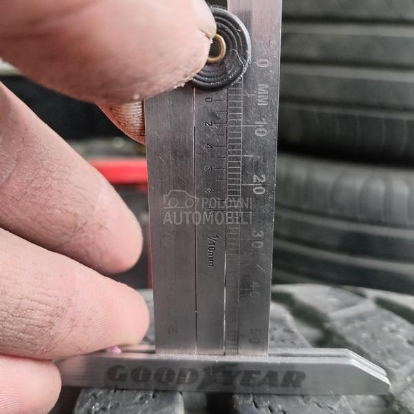 Nexen 235/55 R19 Zimska