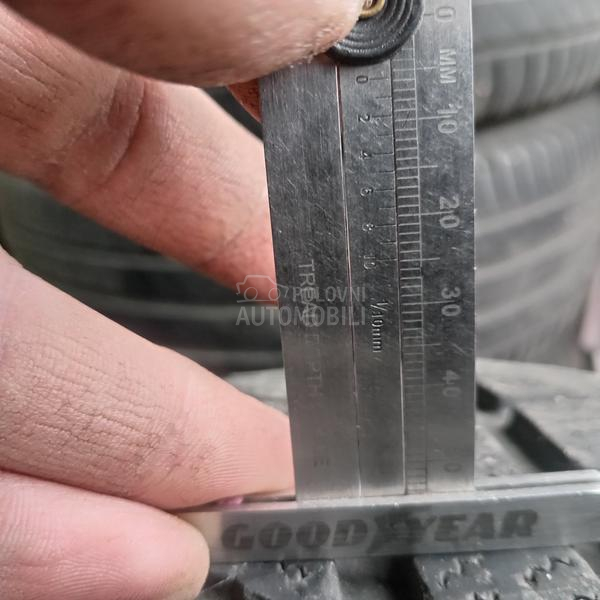 Nexen 235/55 R19 Zimska