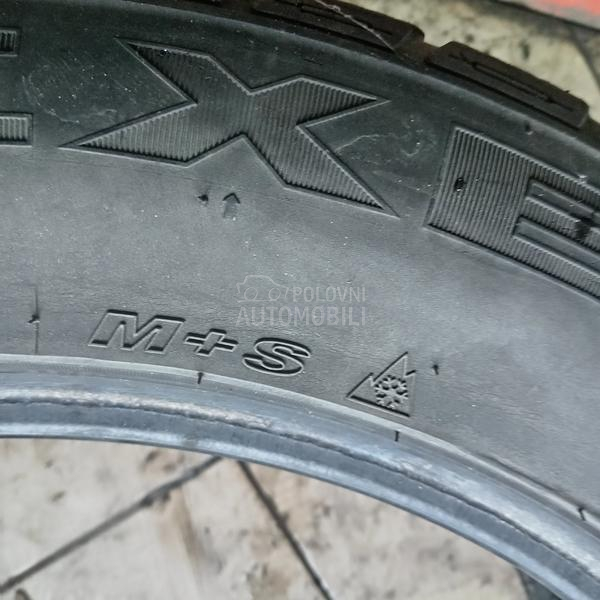 Nexen 235/55 R19 Zimska