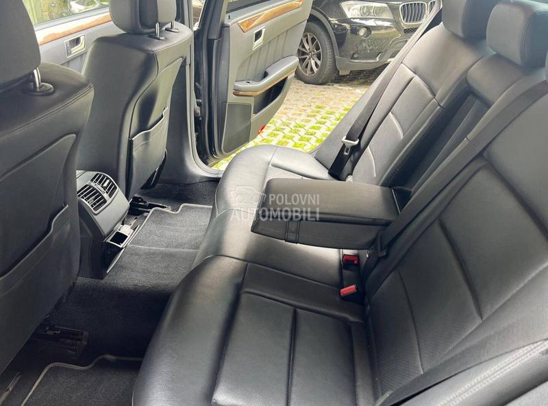Mercedes Benz E 200 
