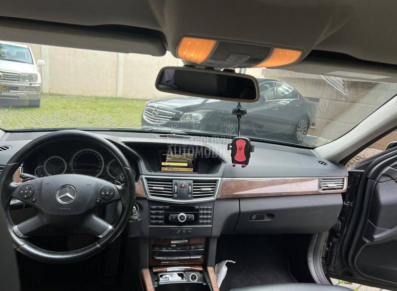 Mercedes Benz E 200 