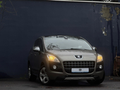 Peugeot 3008 1.6 NAVY PANO