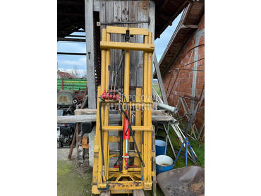 Adut traktorski viljuskari