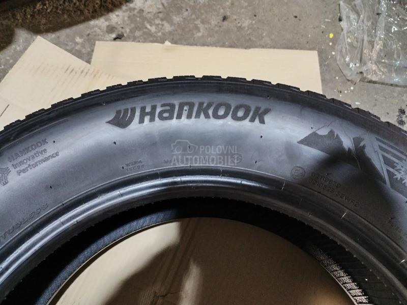 Hankook 215/65 R17 Zimska
