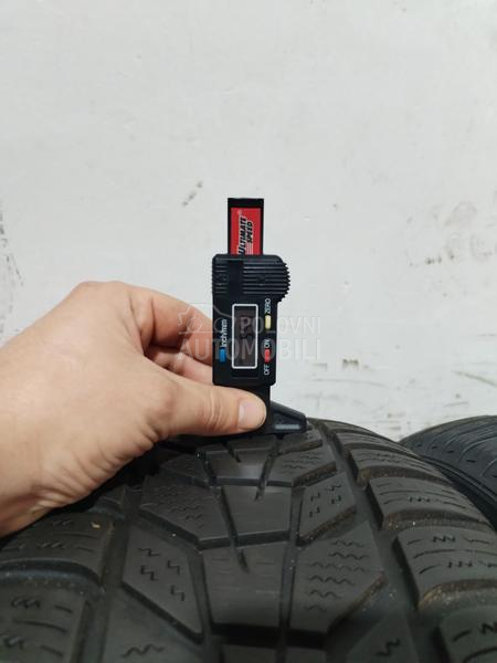 Hankook 215/65 R17 Zimska