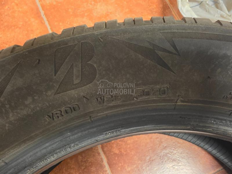 Bridgestone 225/55 R18 Zimska