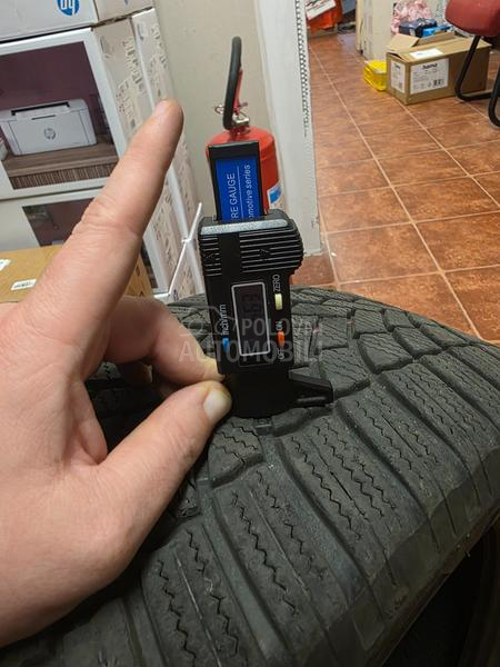 Bridgestone 225/55 R18 Zimska