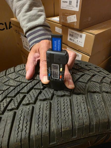 Bridgestone 225/55 R18 Zimska