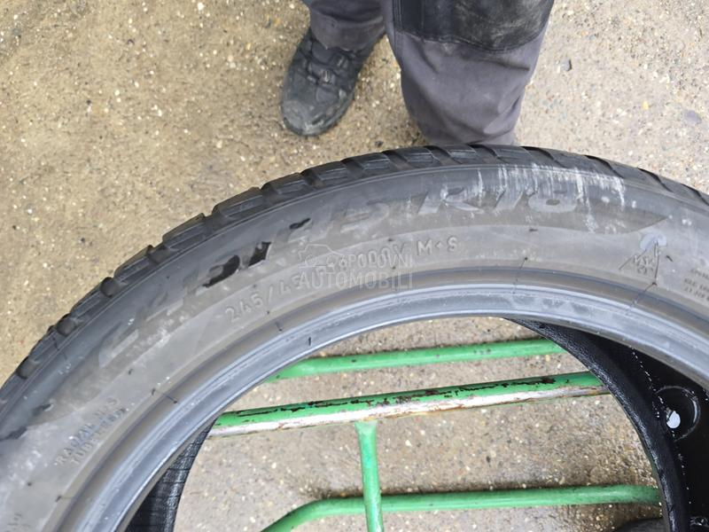 Pirelli 245/45 R18 Zimska