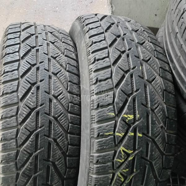 Taurus 235/65 R17 Zimska