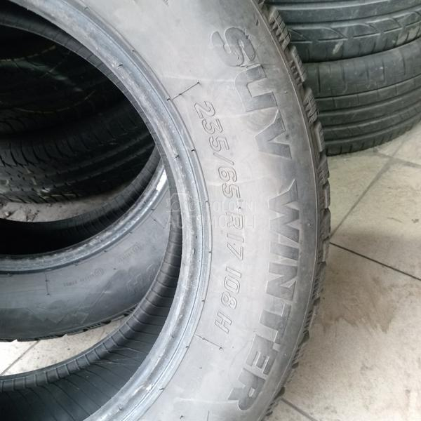 Taurus 235/65 R17 Zimska