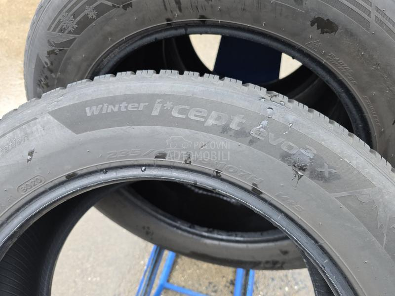 Hankook 235/60 R18 Zimska