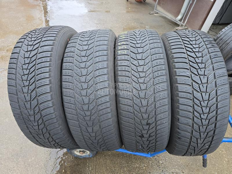 Hankook 235/60 R18 Zimska