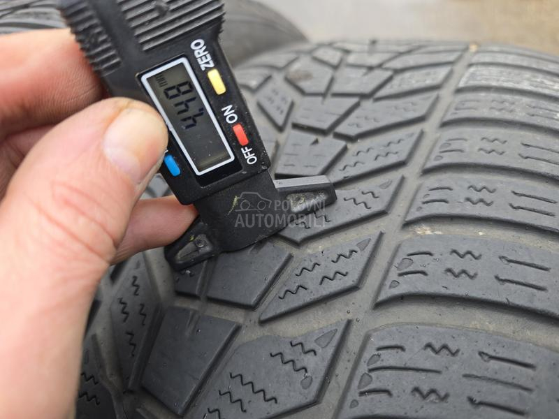 Hankook 235/60 R18 Zimska