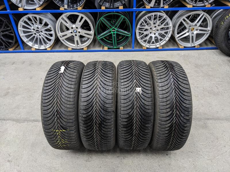 Michelin 215/55 R17 Zimska