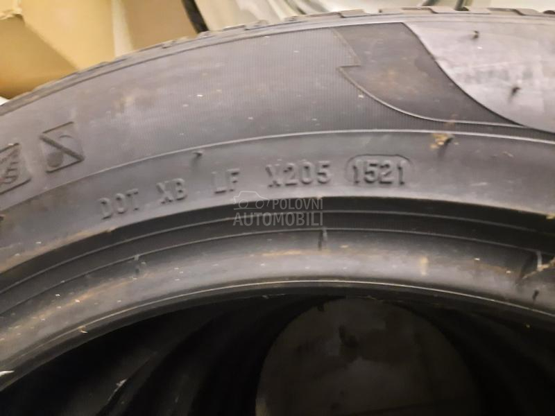 Pirelli 235/50 R19 Zimska
