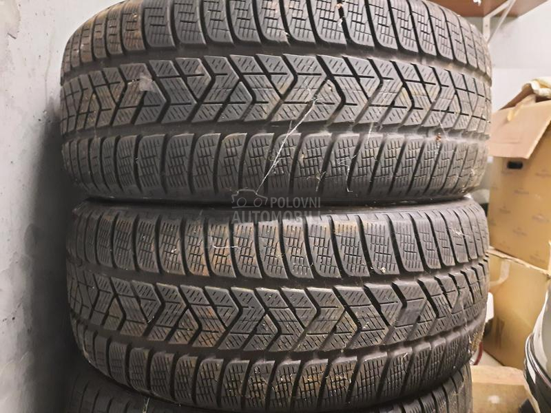 Pirelli 235/50 R19 Zimska