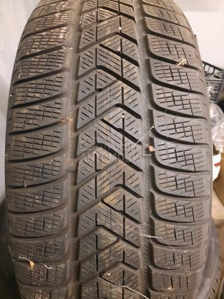 Pirelli 235/50 R19 Zimska