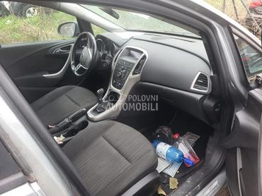 Opel Astra J 