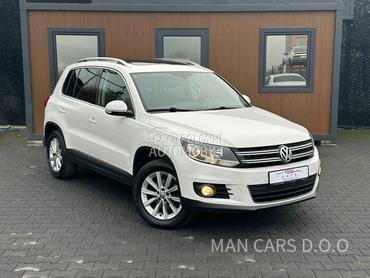 Volkswagen Tiguan 4x4/DSG PANO NAVY