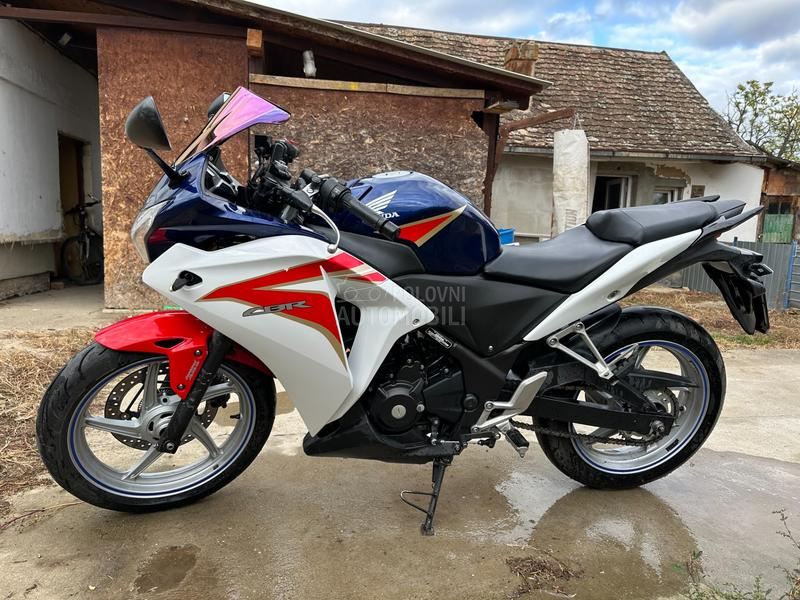 Honda CBR250RA
