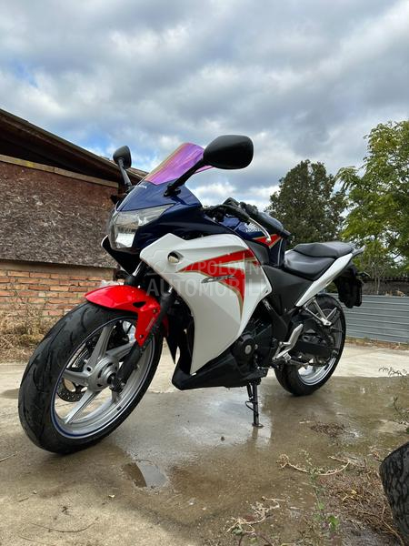 Honda CBR250RA