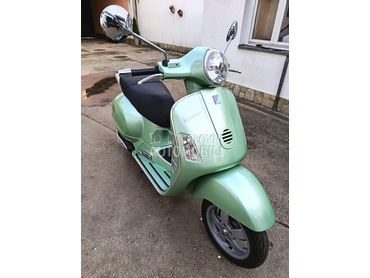 Piaggio Vespa GT200