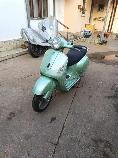 Piaggio Vespa GT200