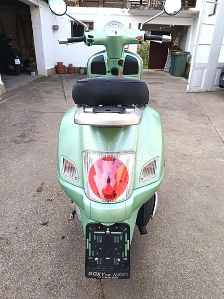 Piaggio Vespa GT200