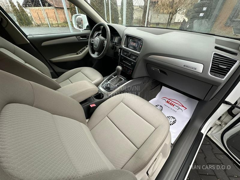 Audi Q5 2.0tdi/auto/4x4 NAVY