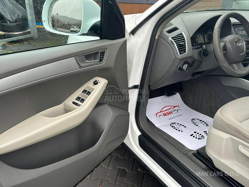 Audi Q5 2.0tdi/auto/4x4 NAVY