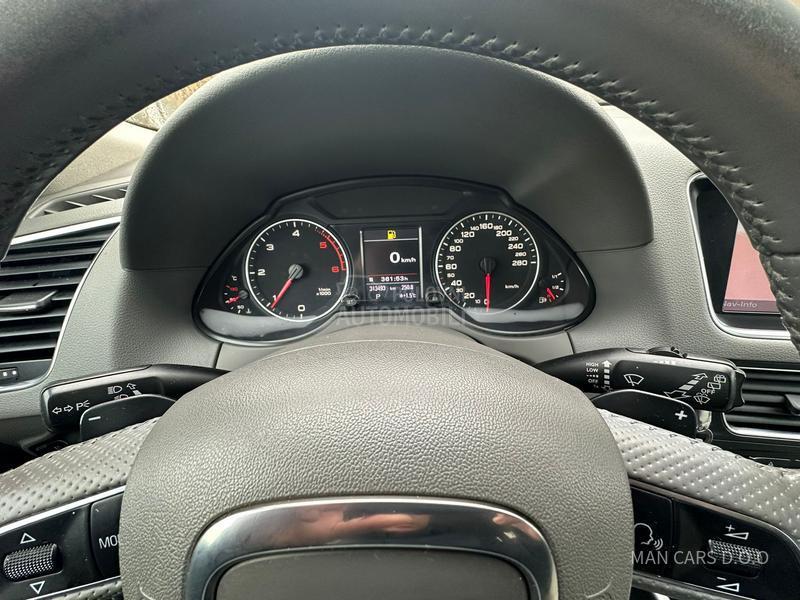 Audi Q5 2.0tdi/auto/4x4 NAVY