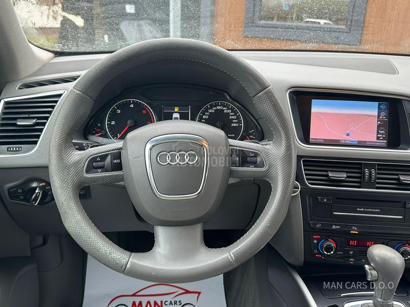 Audi Q5 2.0tdi/auto/4x4 NAVY