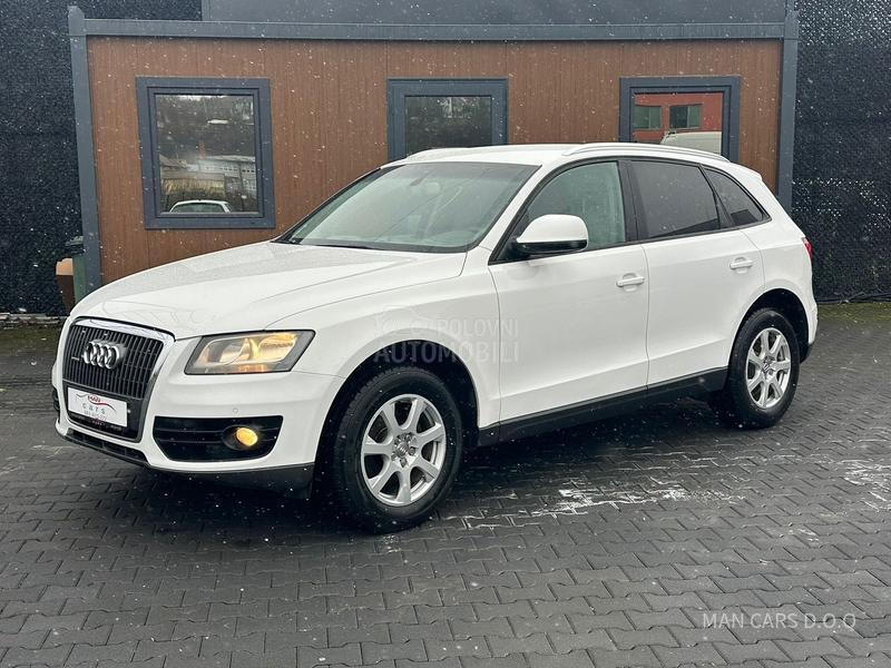 Audi Q5 2.0tdi/auto/4x4 NAVY