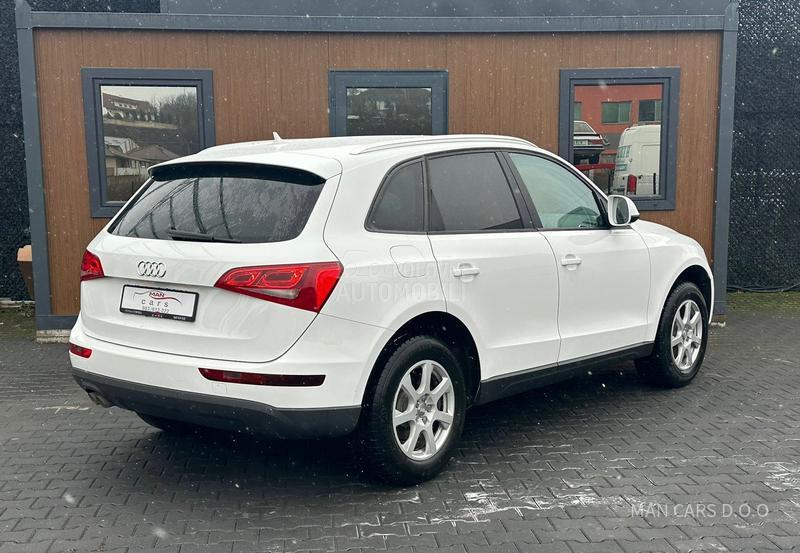 Audi Q5 2.0tdi/auto/4x4 NAVY