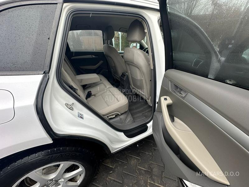 Audi Q5 2.0tdi/auto/4x4 NAVY