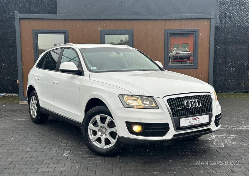 Audi Q5 2.0tdi/auto/4x4 NAVY