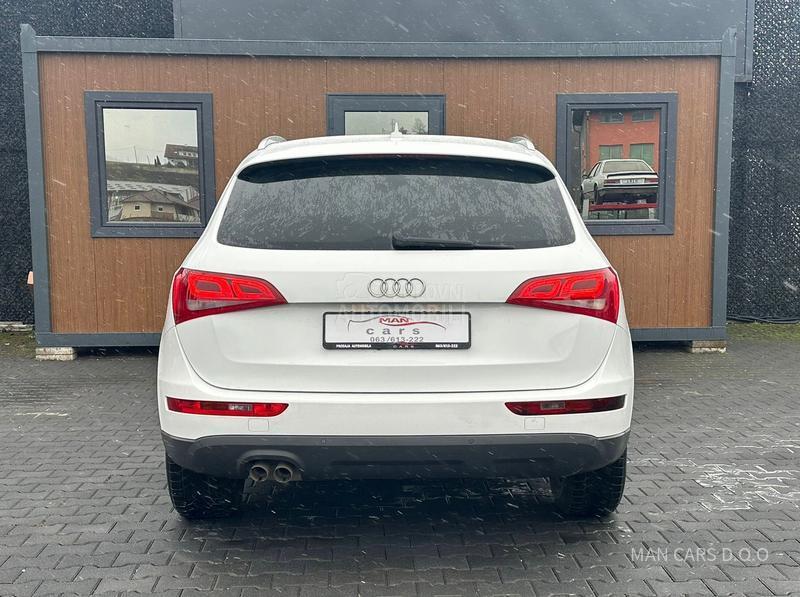 Audi Q5 2.0tdi/auto/4x4 NAVY