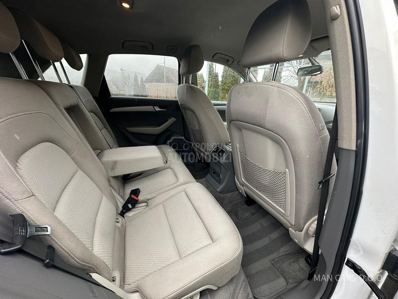 Audi Q5 2.0tdi/auto/4x4 NAVY