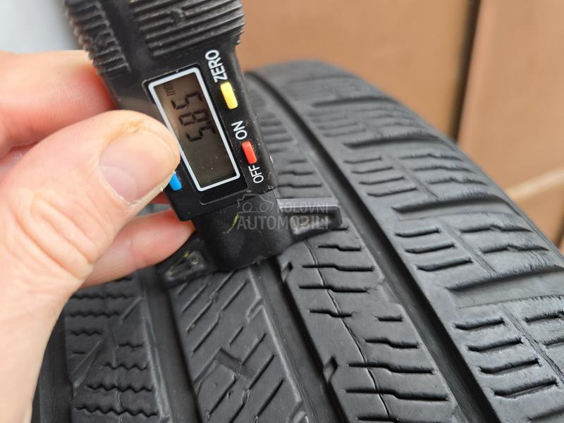 Vredestein 235/50 R19 Zimska