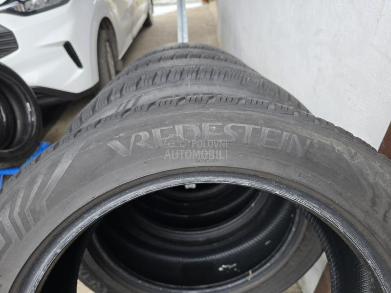 Vredestein 235/50 R19 Zimska