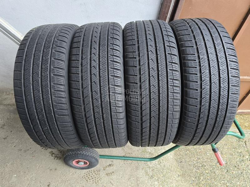 Vredestein 235/50 R19 Zimska