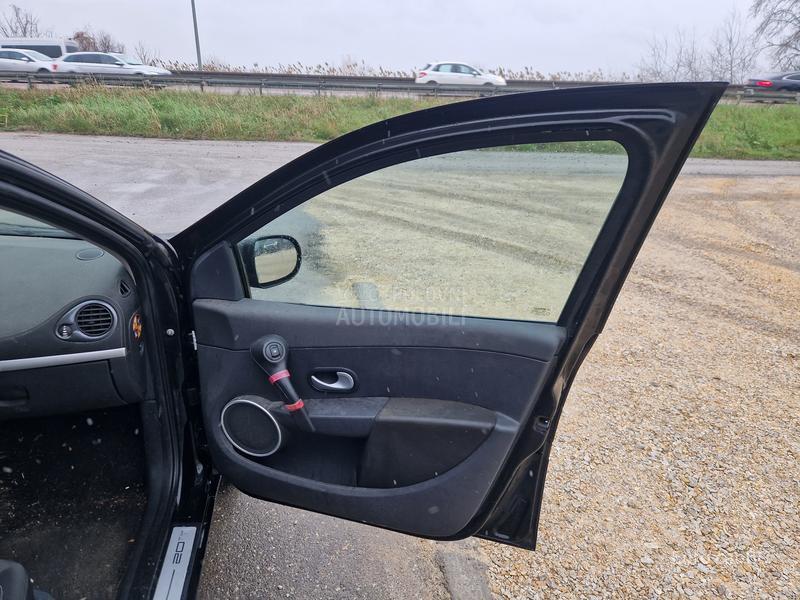 Renault Clio A K C I J A  N A V