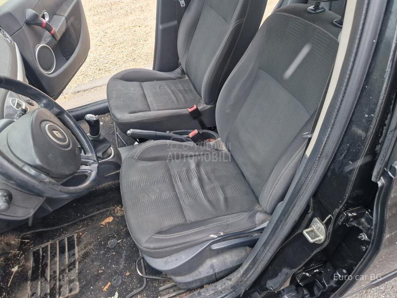 Renault Clio A K C I J A  N A V