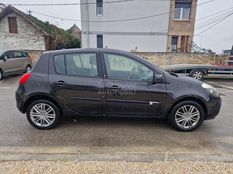 Renault Clio A K C I J A  N A V