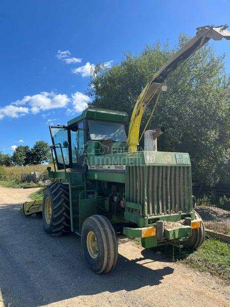 John Deere 5460